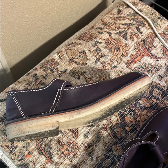 Elegant Brown Leather Flats - Picture 2 of 3